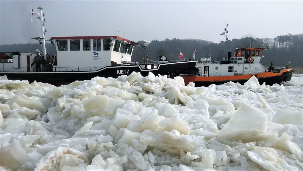 The icebreakers on the Odra river